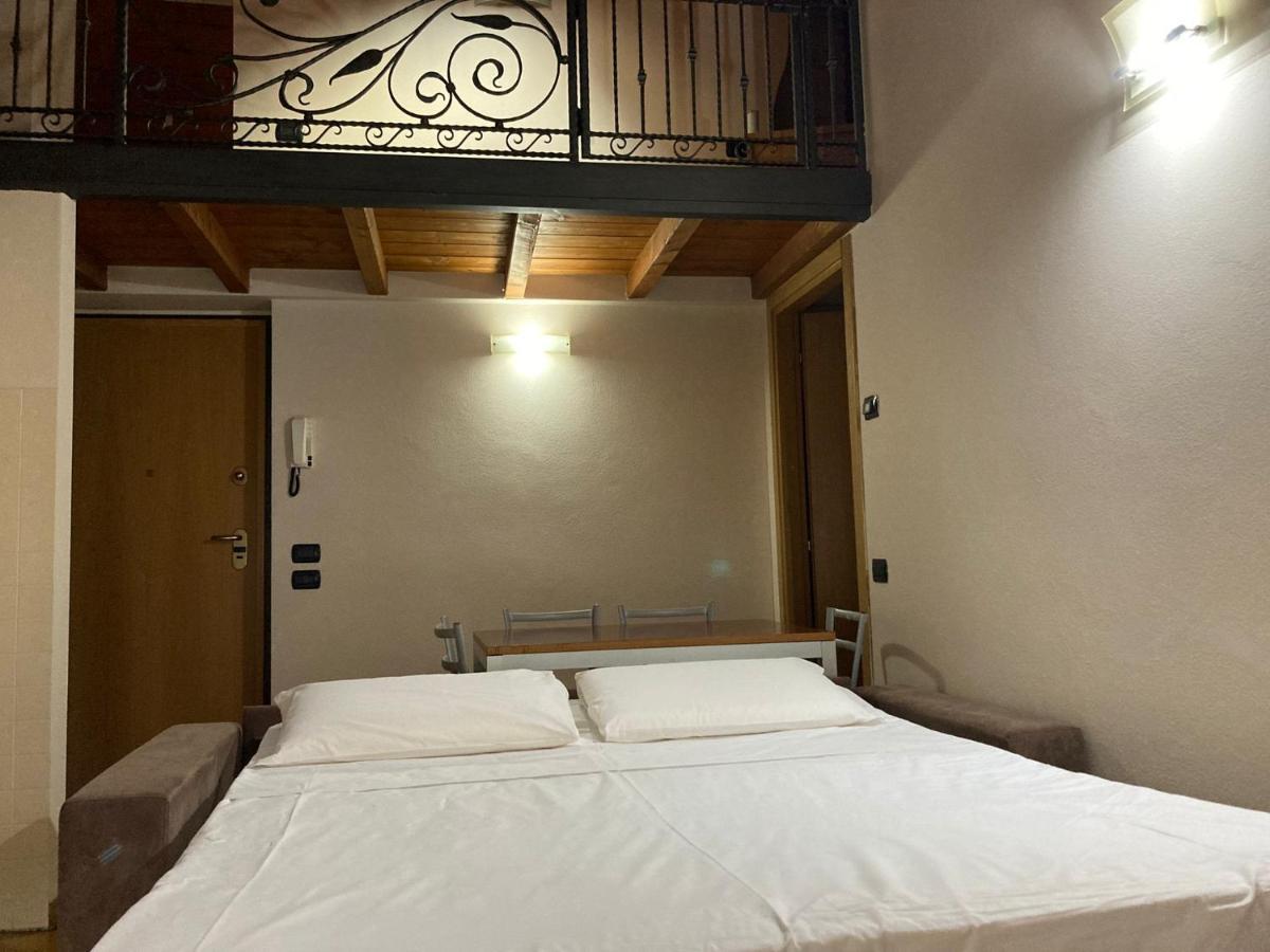 Downtown Room แบร์กาโม ภายนอก รูปภาพ
